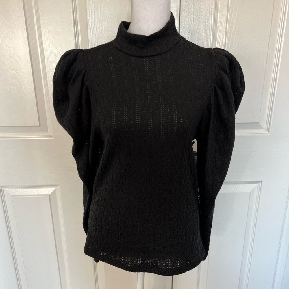 “New” Black puffy sleeve turtleneck size Large